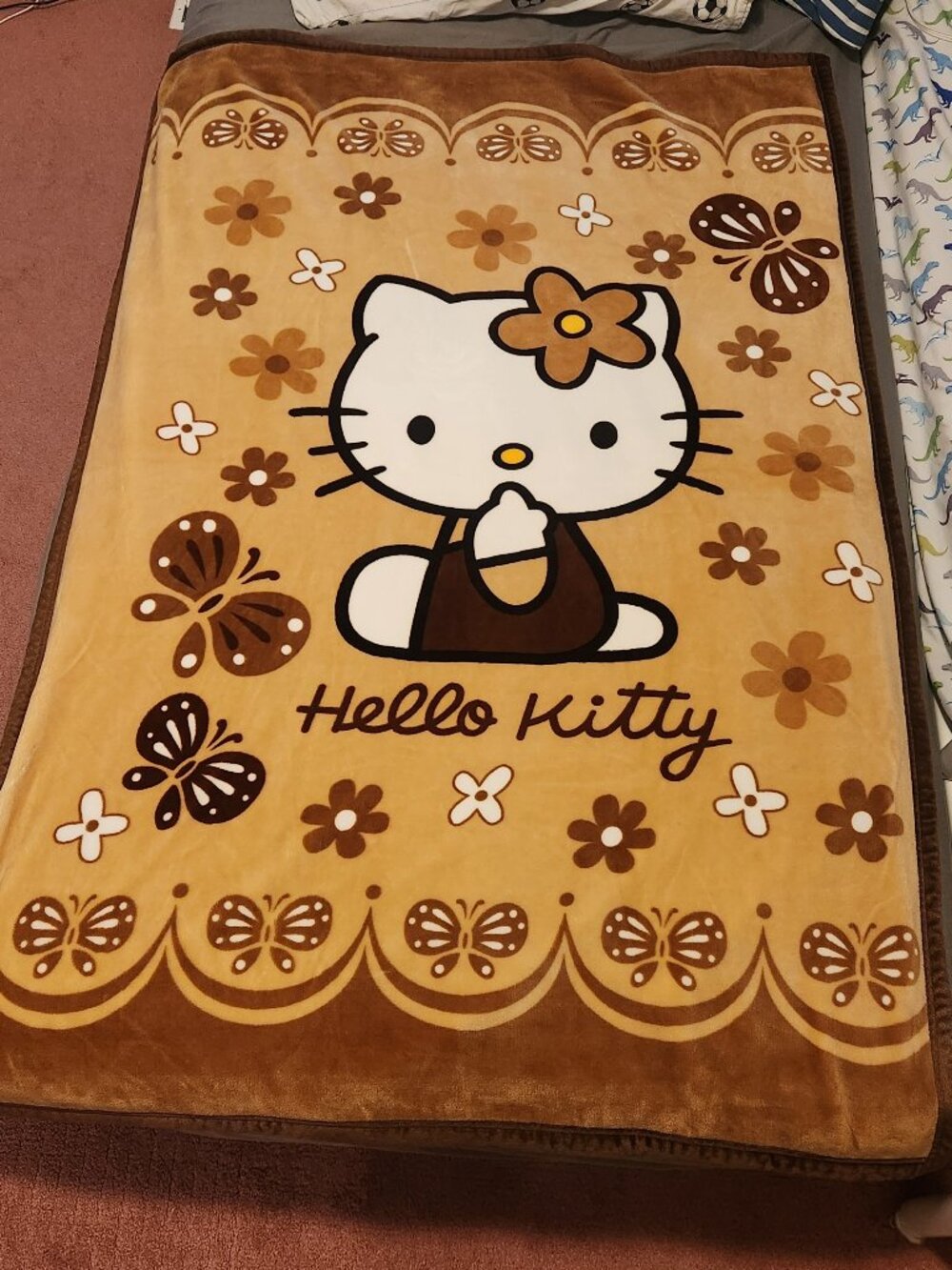 Hello Kitty Throw